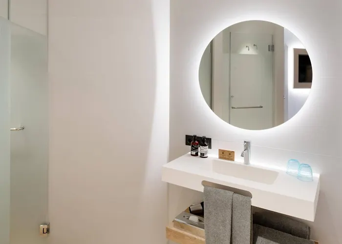 Innside Tenerife Cruz Hotel 4*